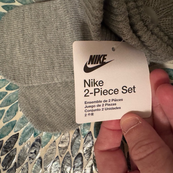 NWT Nike infant/toddler gray 2-pc hat & mittens set - Picture 2 of 2